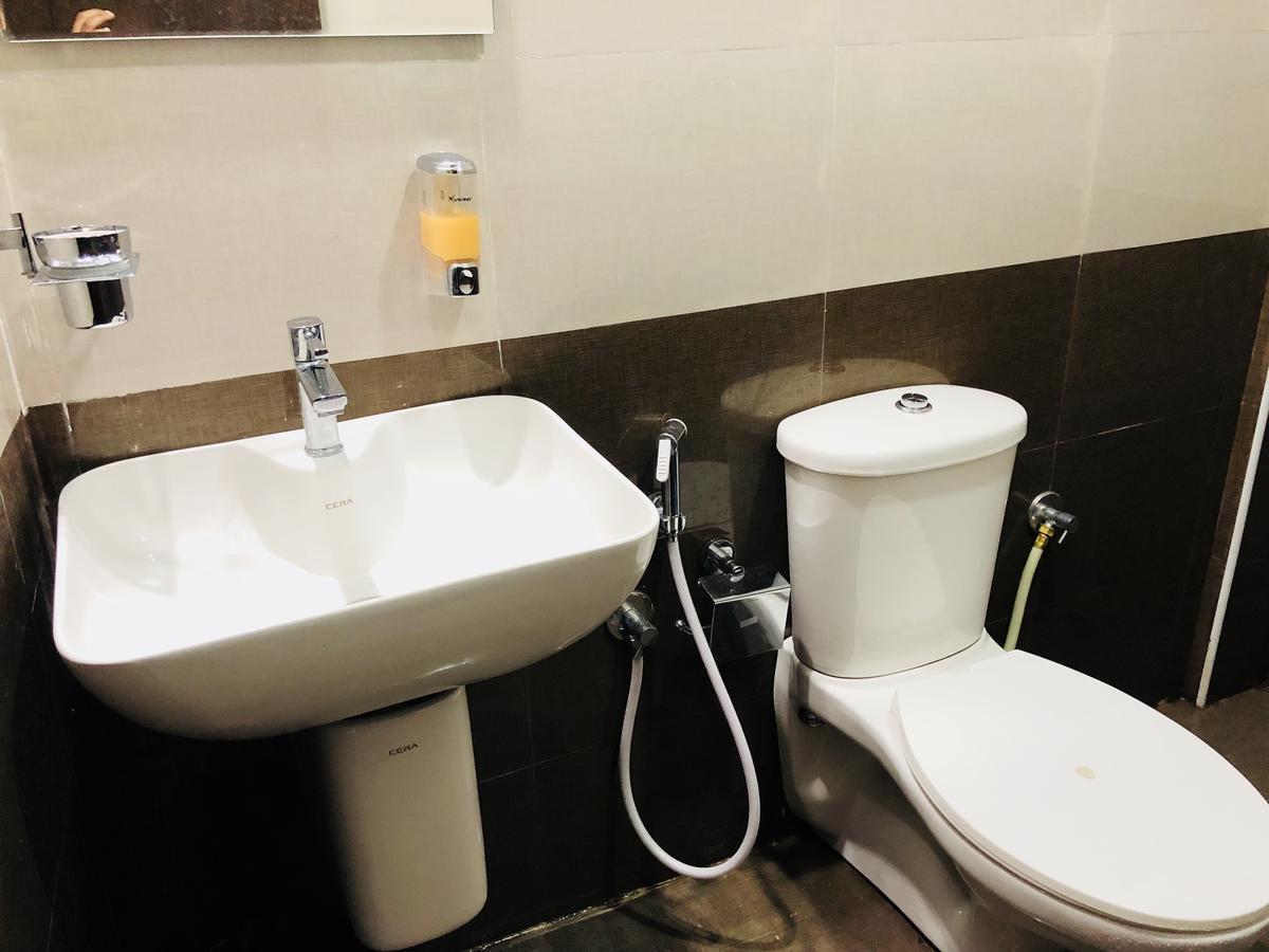 Abm Express Inn Bangalore Bagian luar foto